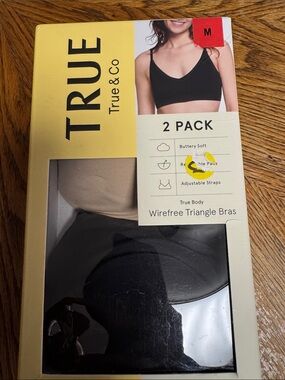TRUE & CO NWB M 2-pack wirefree buttery soft triangle removable pads bralettes